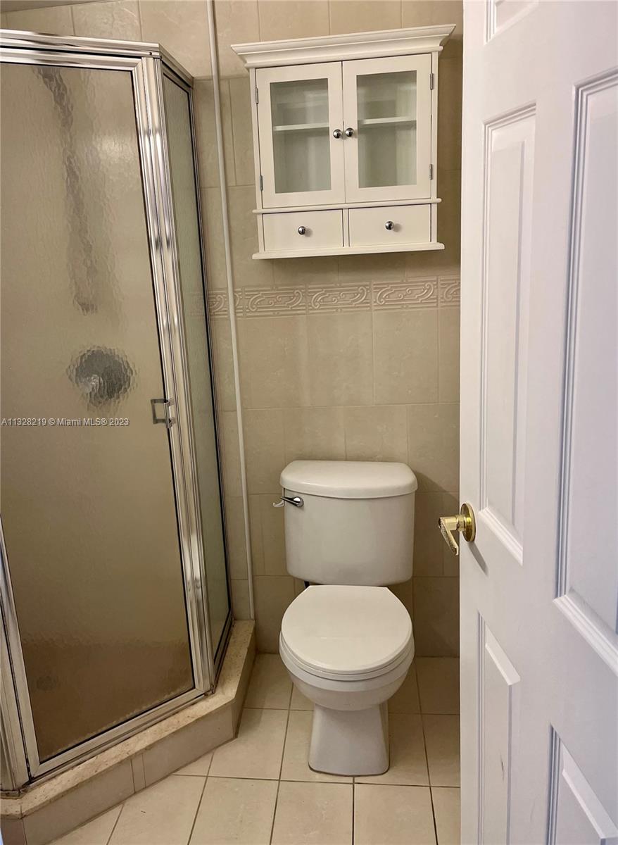 THE CARRIAGE HOUSE CONDO - Residential Lease