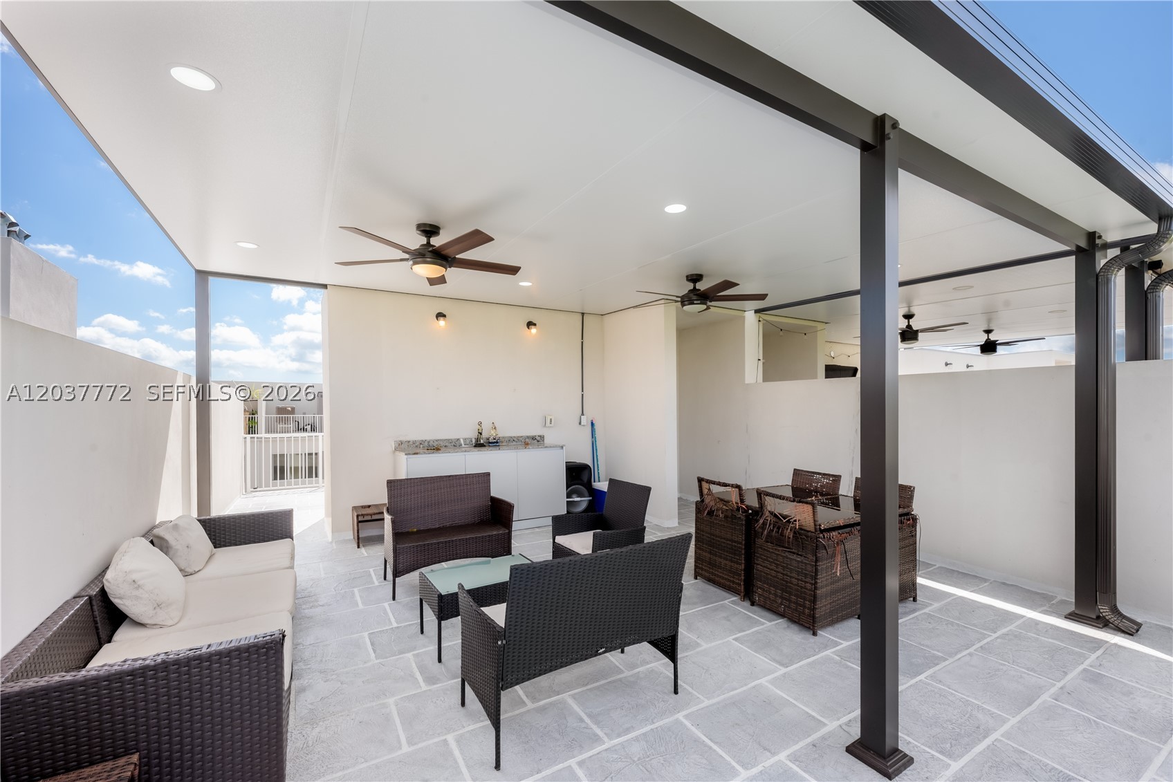PARADISE ONE - Residential