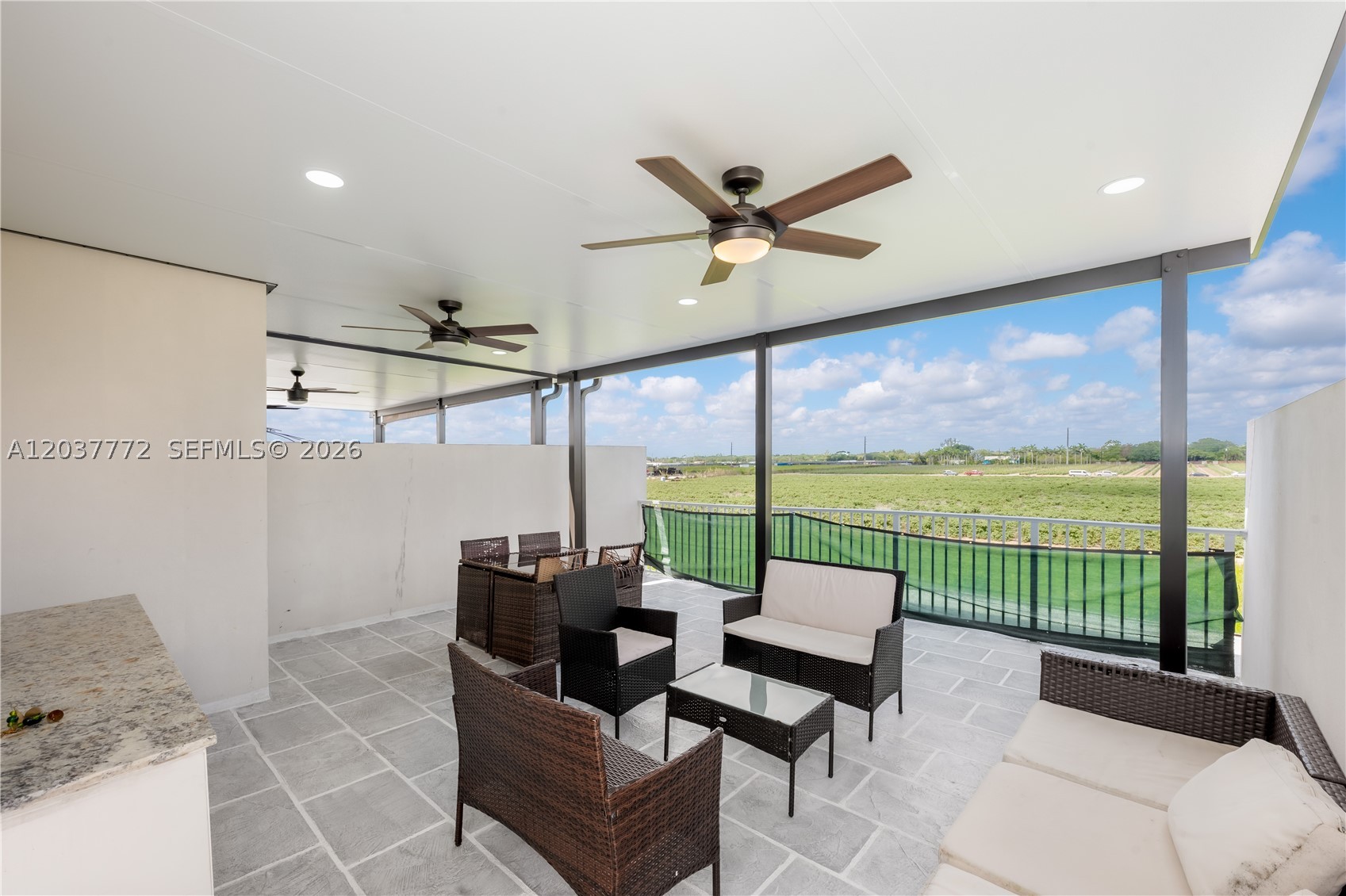 PARADISE ONE - Residential