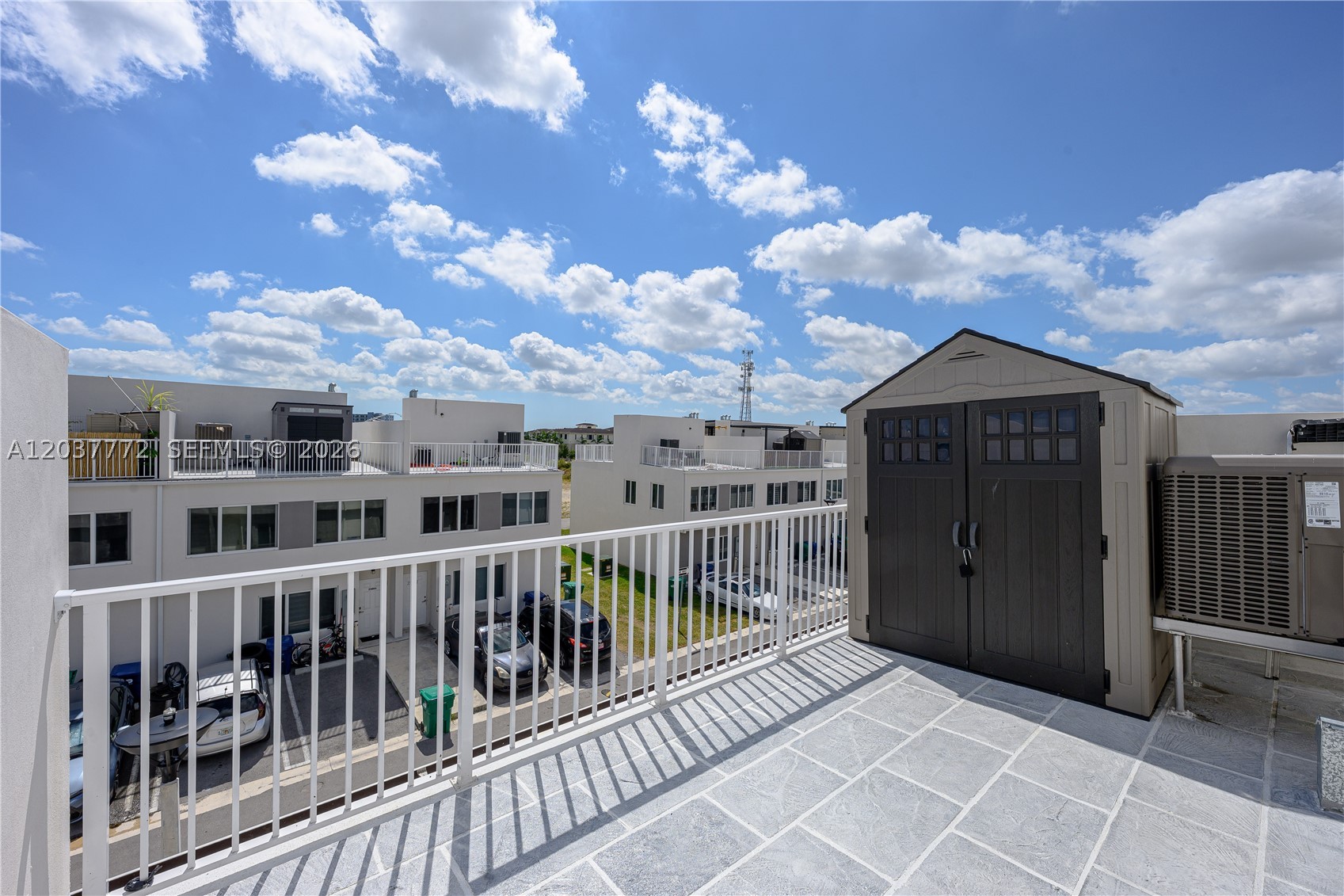 PARADISE ONE - Residential