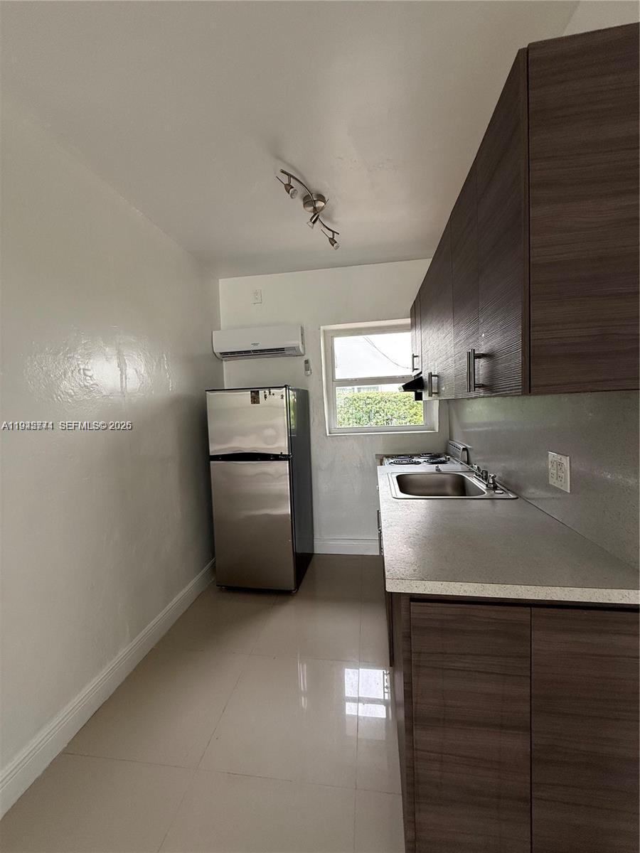 LEMON CITY WHITES - Residential Lease