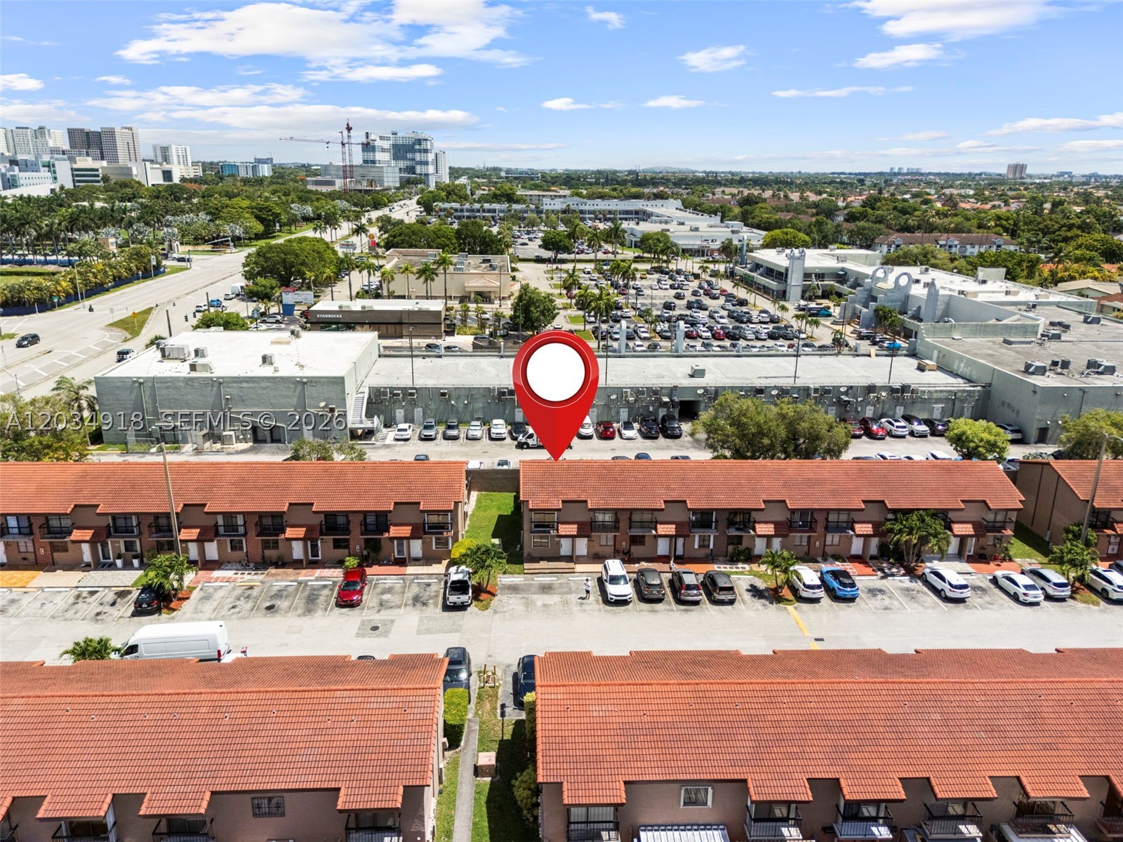 VILLAS UNIVERSITY SQUARE - Residential