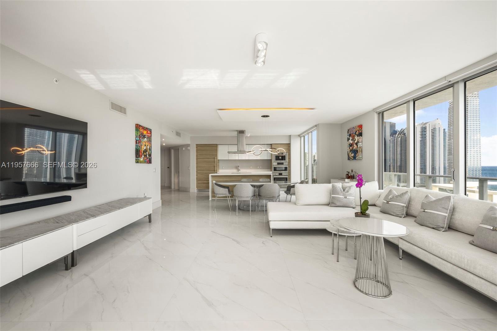 PARQUE TOWERS CONDO - Residential