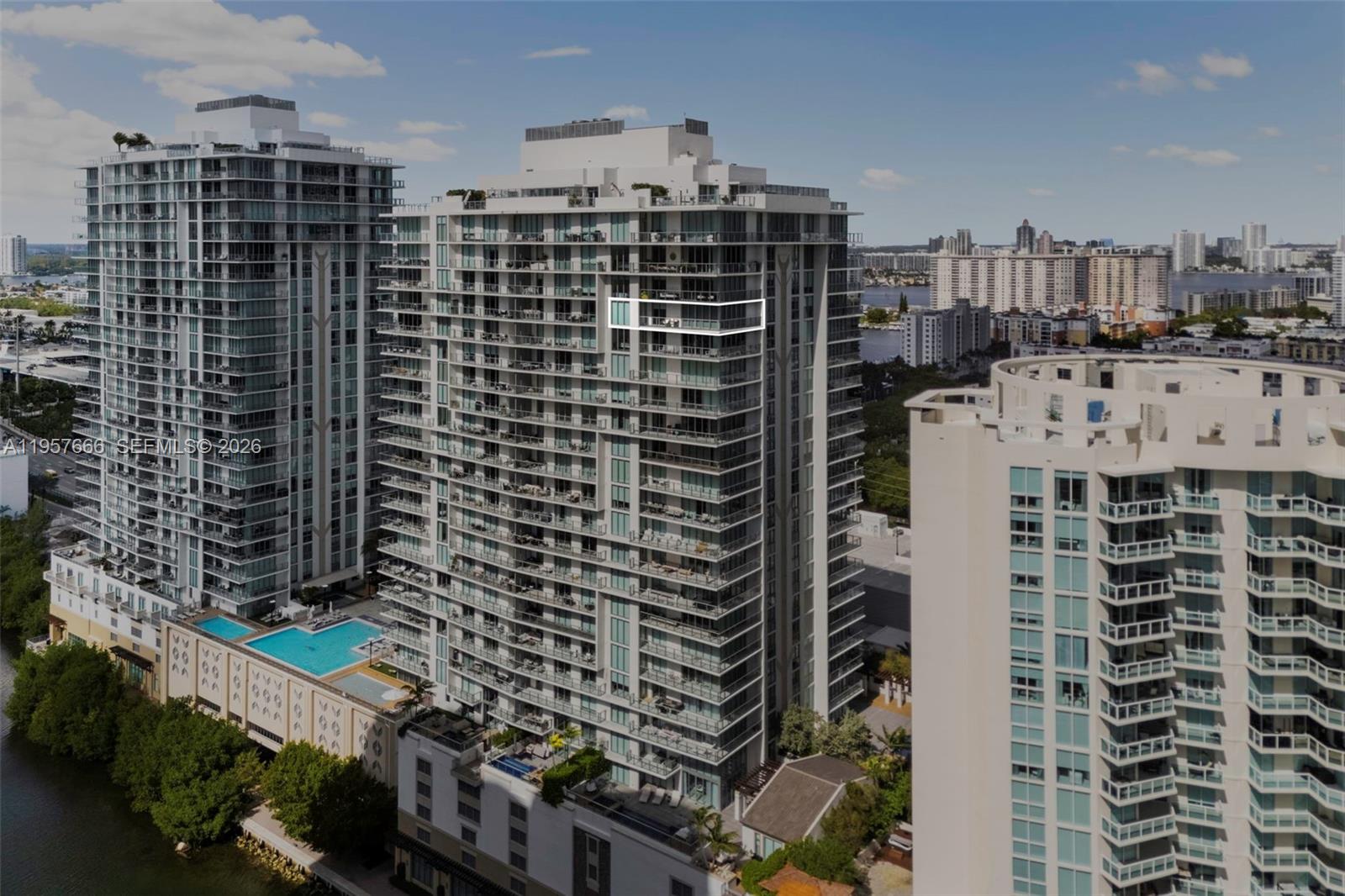 PARQUE TOWERS CONDO - Residential