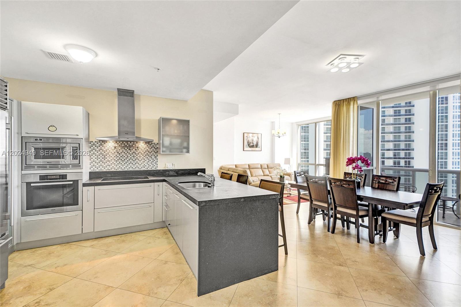 TRUMP ROYALE CONDO - Residential