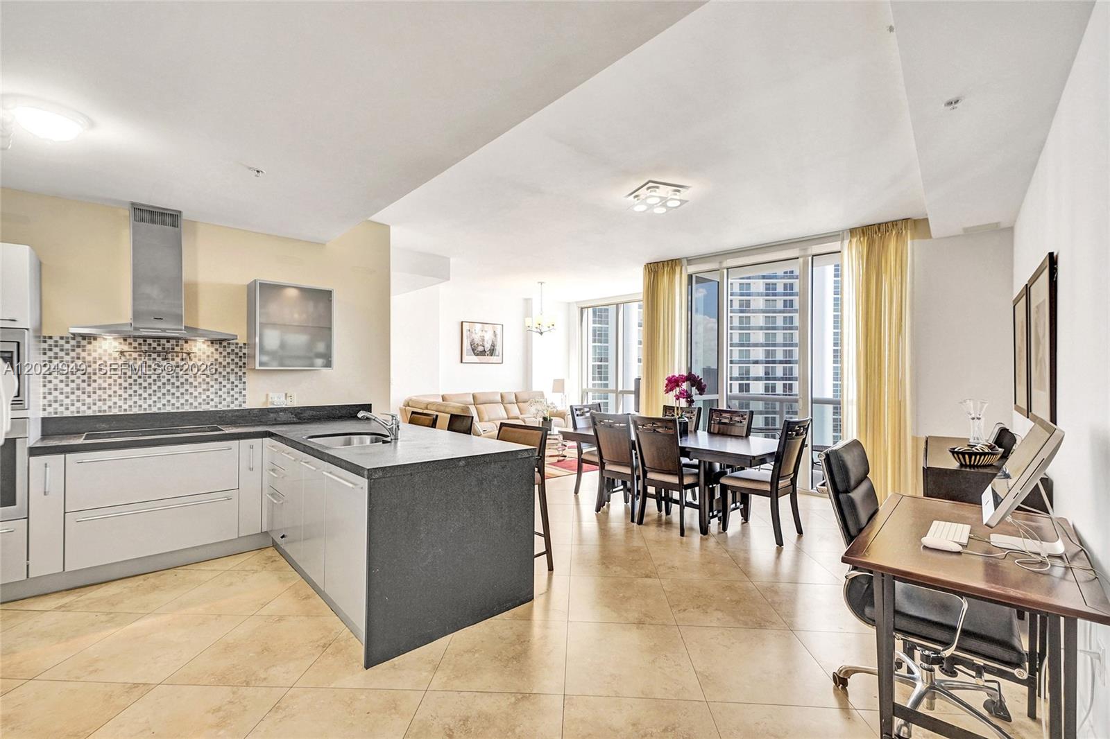 TRUMP ROYALE CONDO - Residential