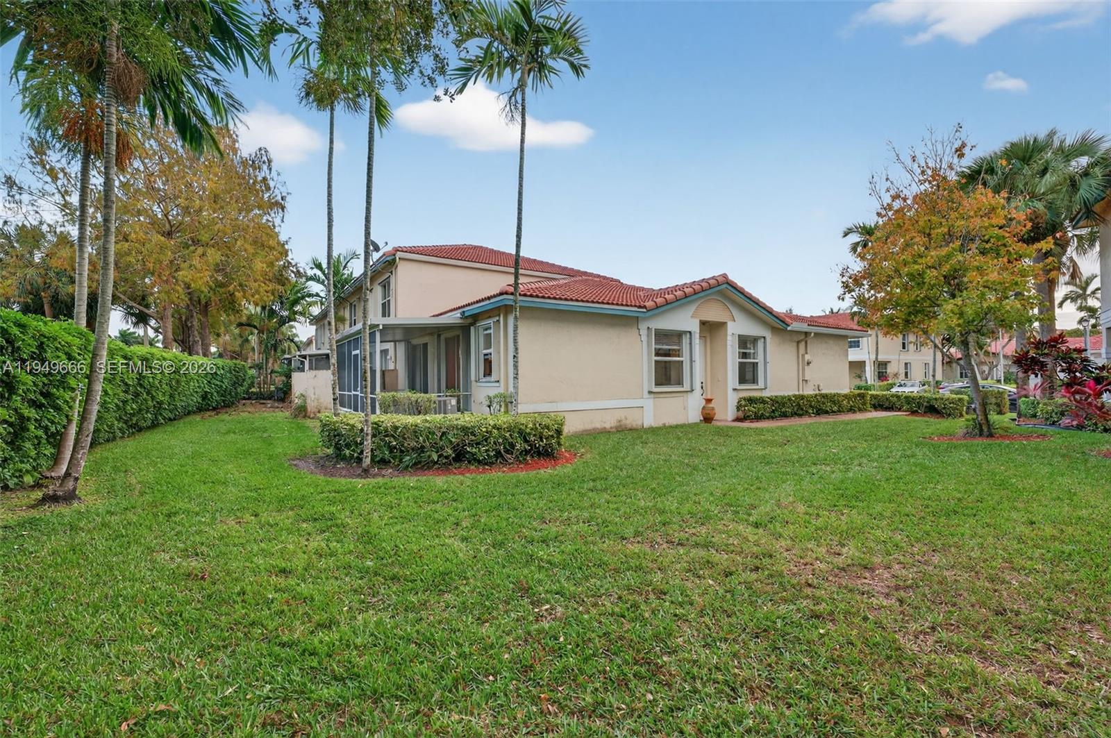 WYNDHAM LAKES EAST - Residential