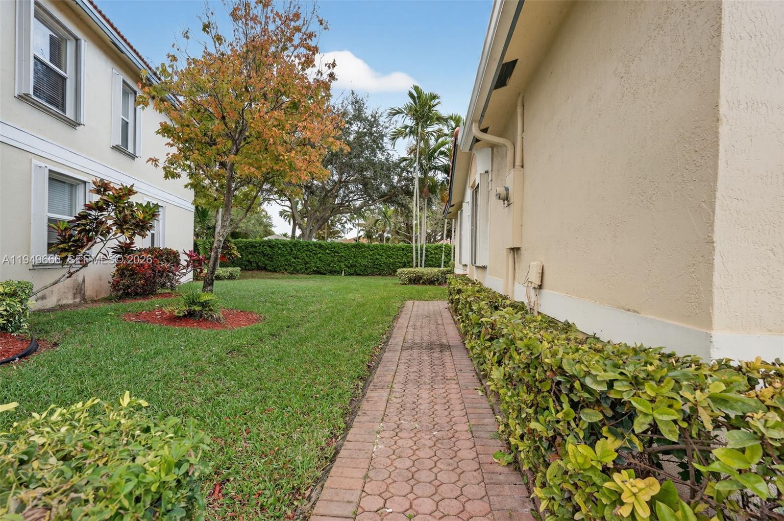 WYNDHAM LAKES EAST - Residential