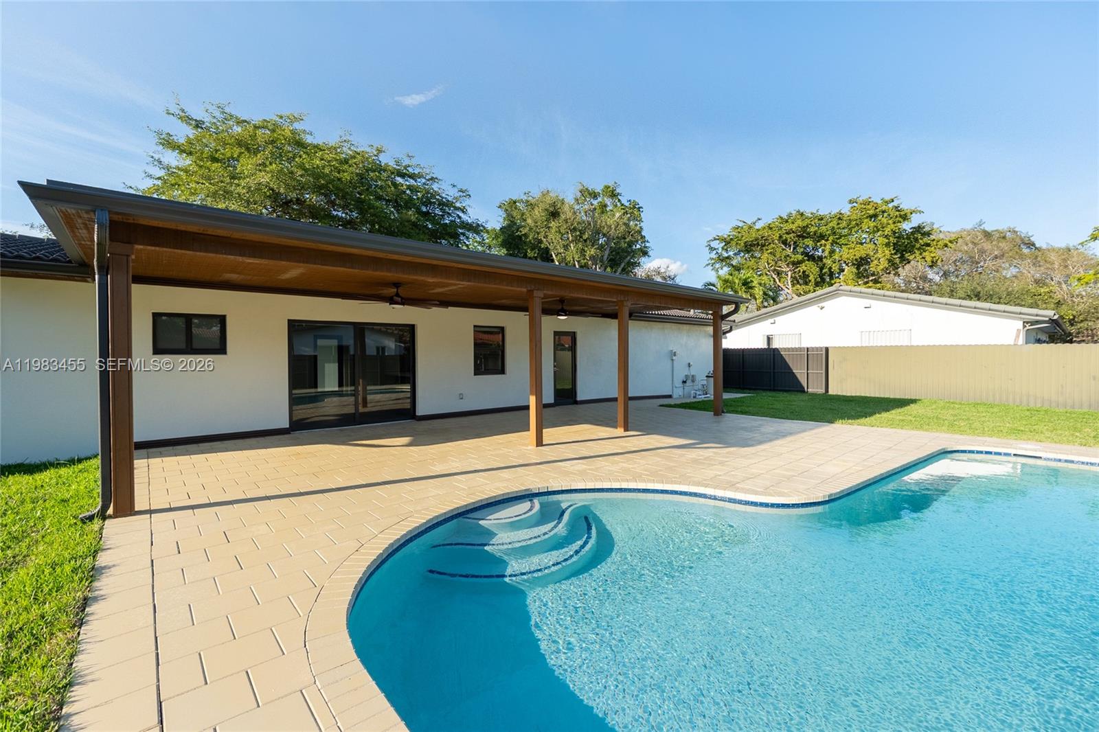 MIAMI LAKES SEC 4 - Residential