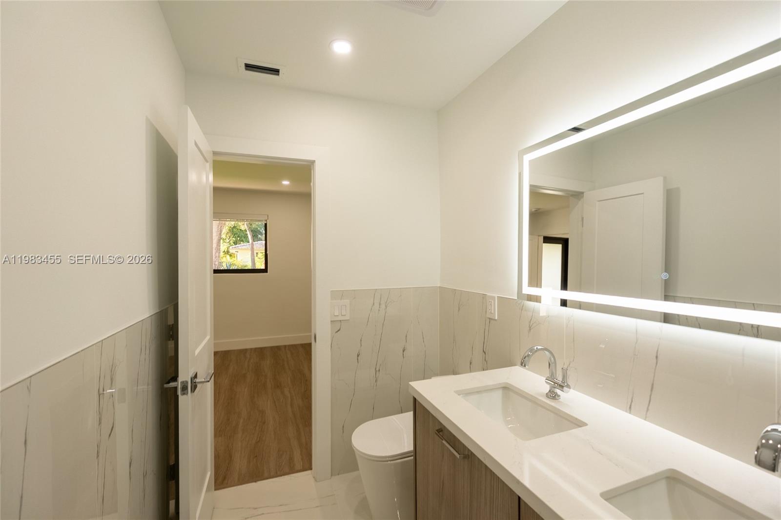 MIAMI LAKES SEC 4 - Residential