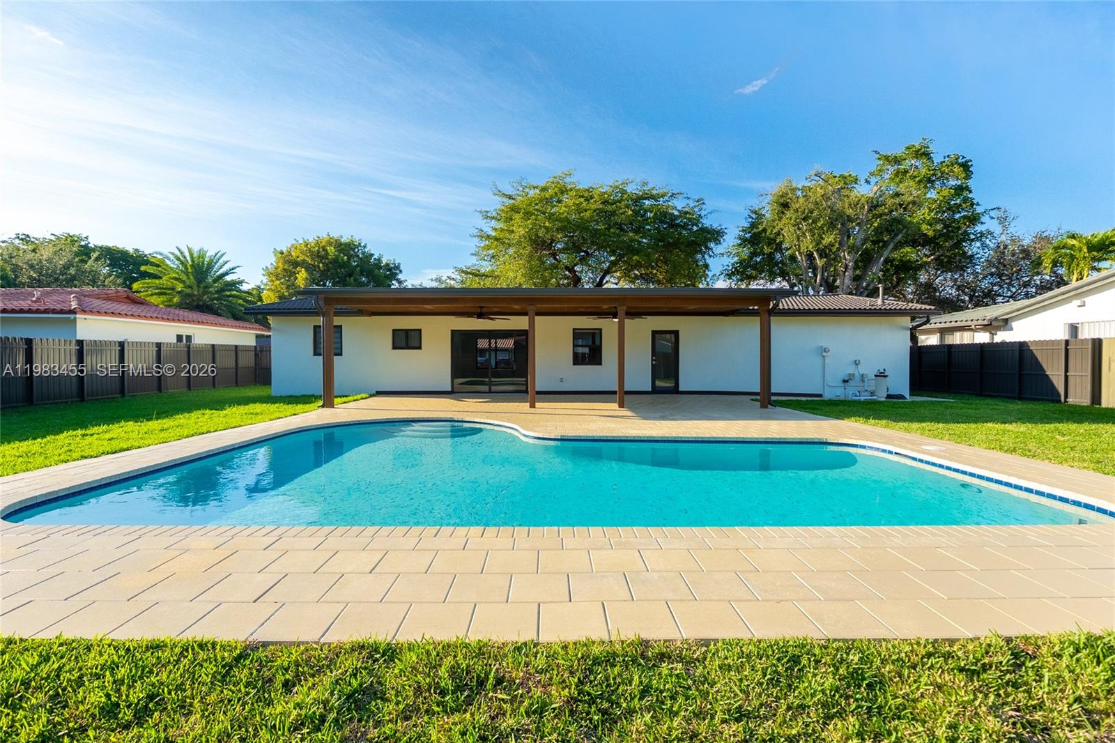 MIAMI LAKES SEC 4 - Residential