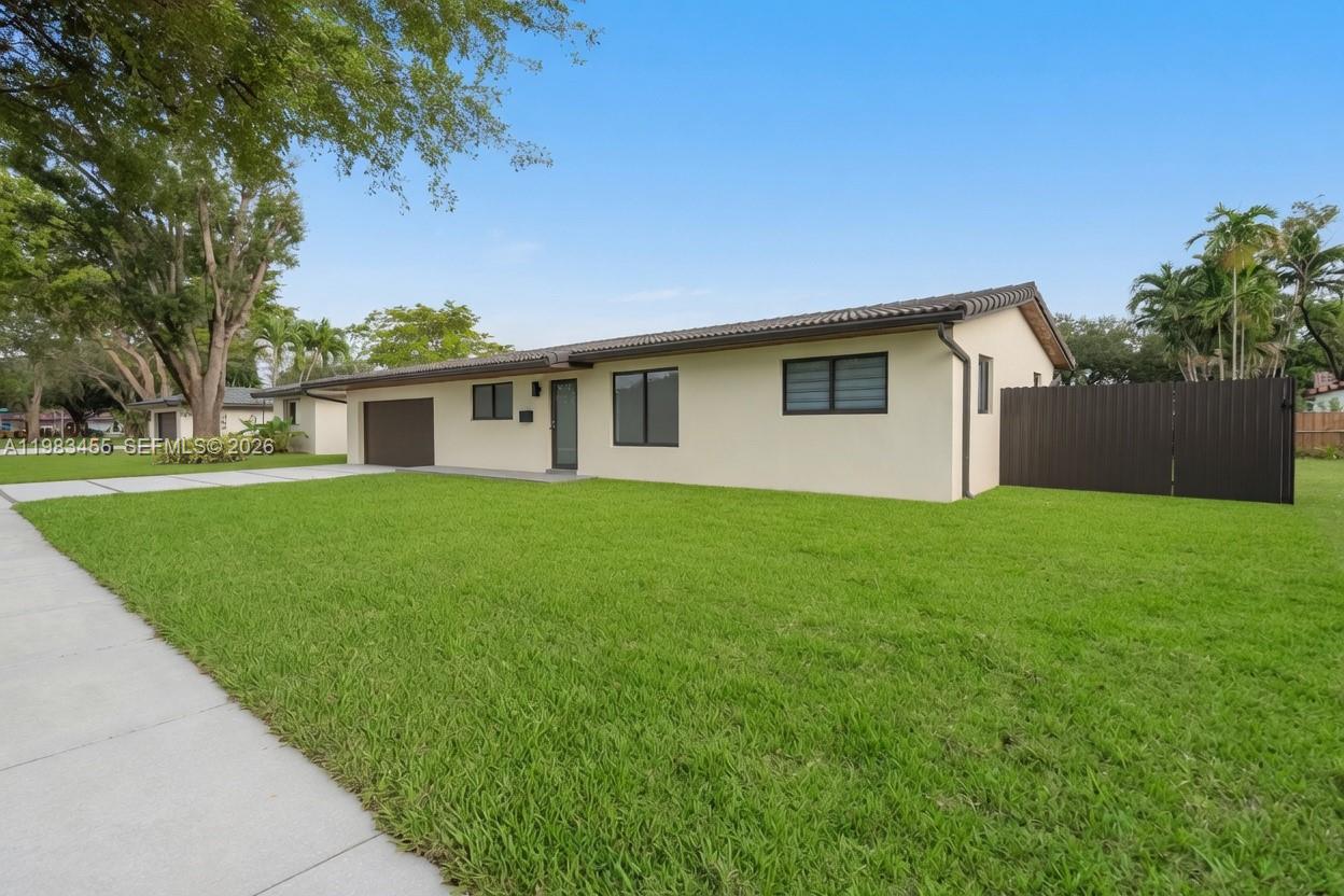 MIAMI LAKES SEC 4 - Residential
