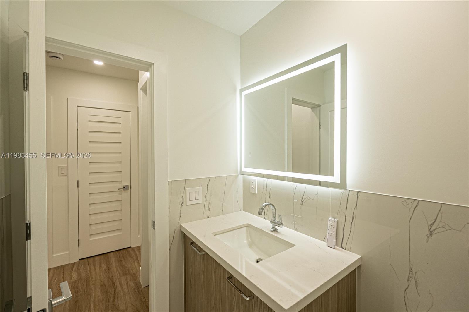 MIAMI LAKES SEC 4 - Residential
