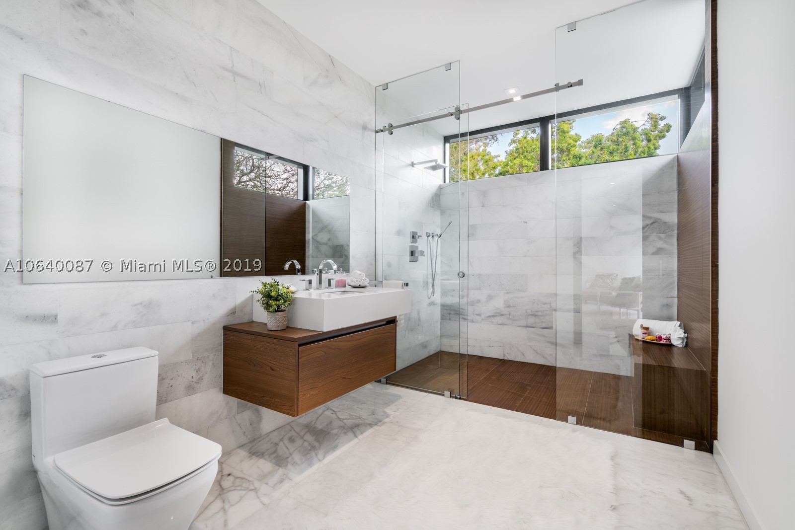 PINECREST - Residential