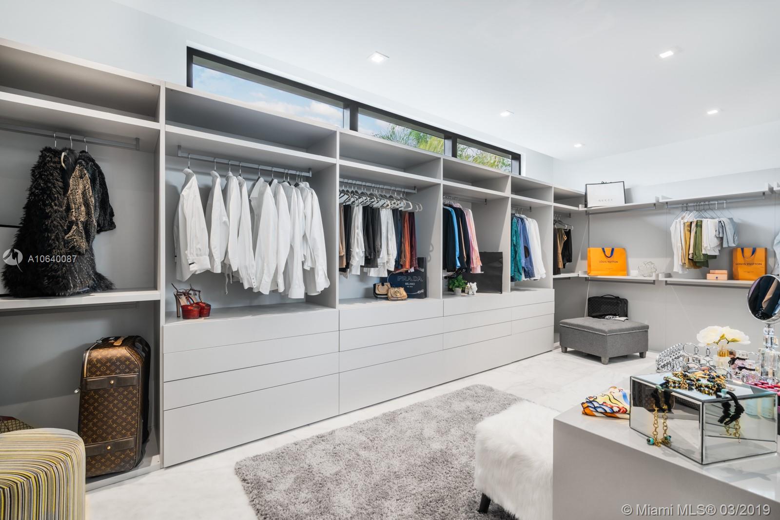 PINECREST - Residential