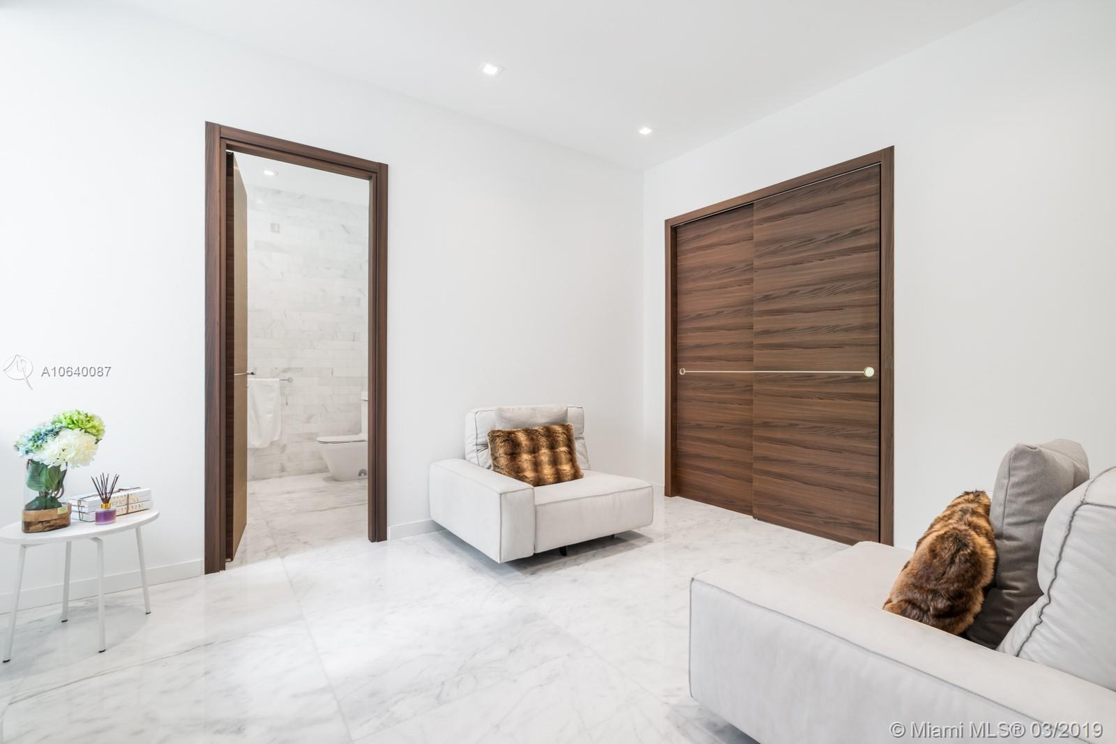 PINECREST - Residential