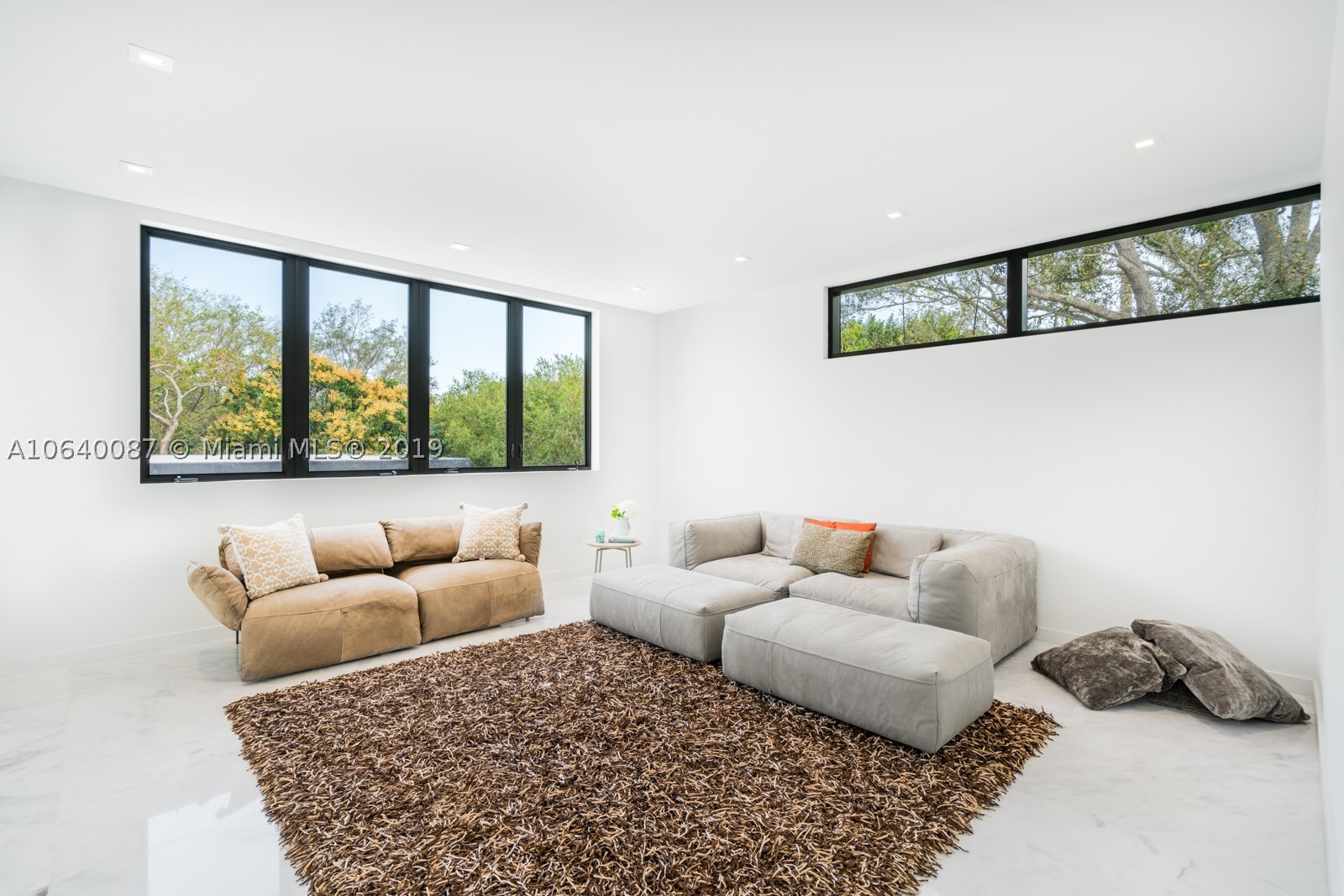 PINECREST - Residential