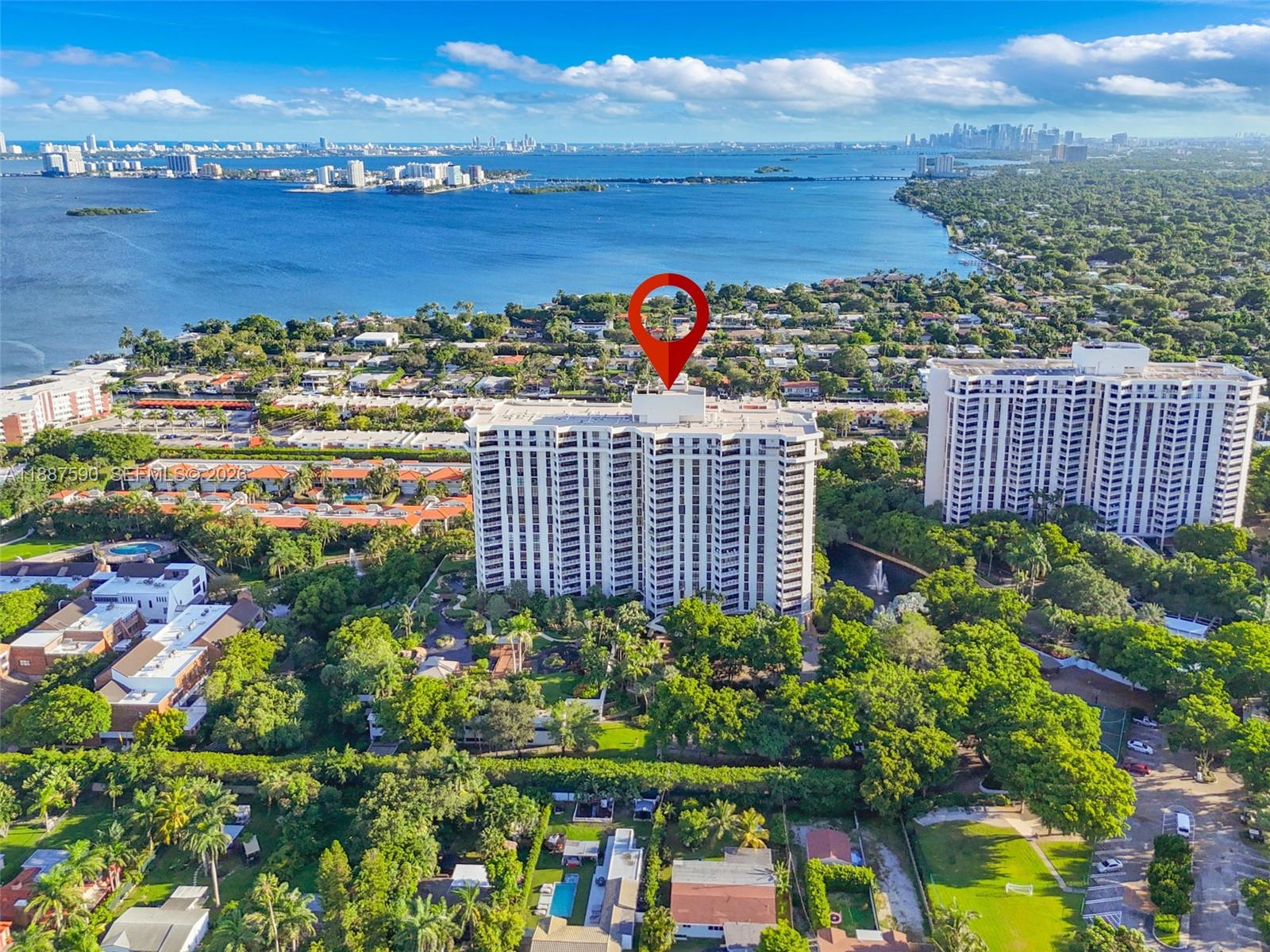 TOWERS OF QUAYSIDE CONDO - Residential