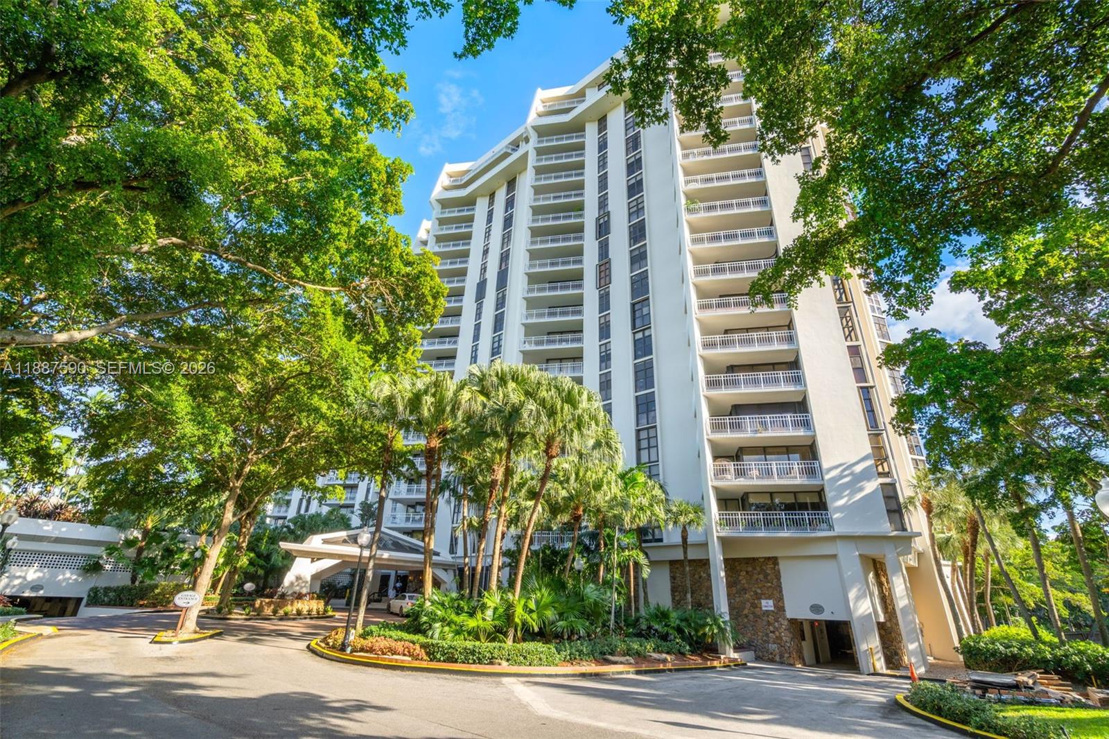 TOWERS OF QUAYSIDE CONDO - Residential