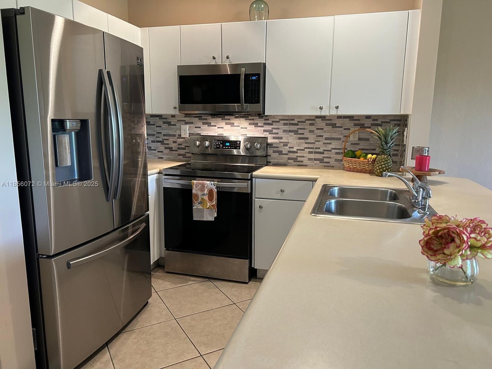 LAS BRISAS AT DORAL CONDO - Residential Lease