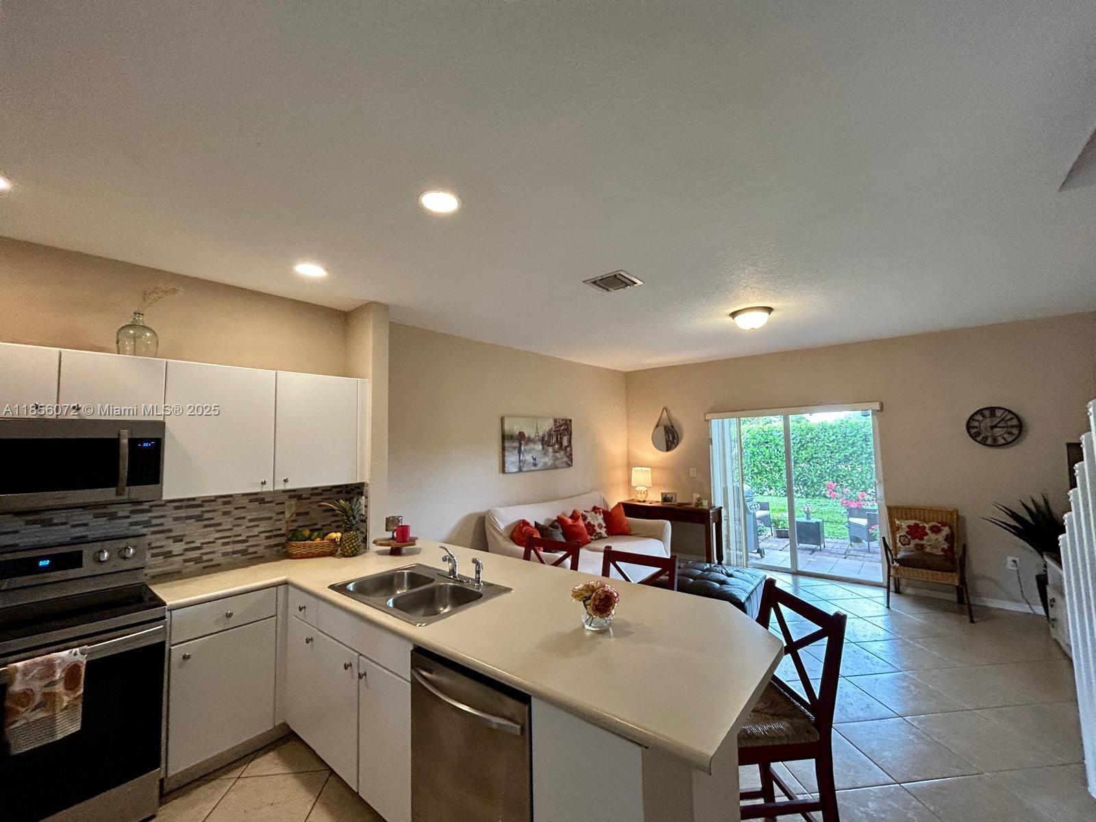 LAS BRISAS AT DORAL CONDO - Residential Lease