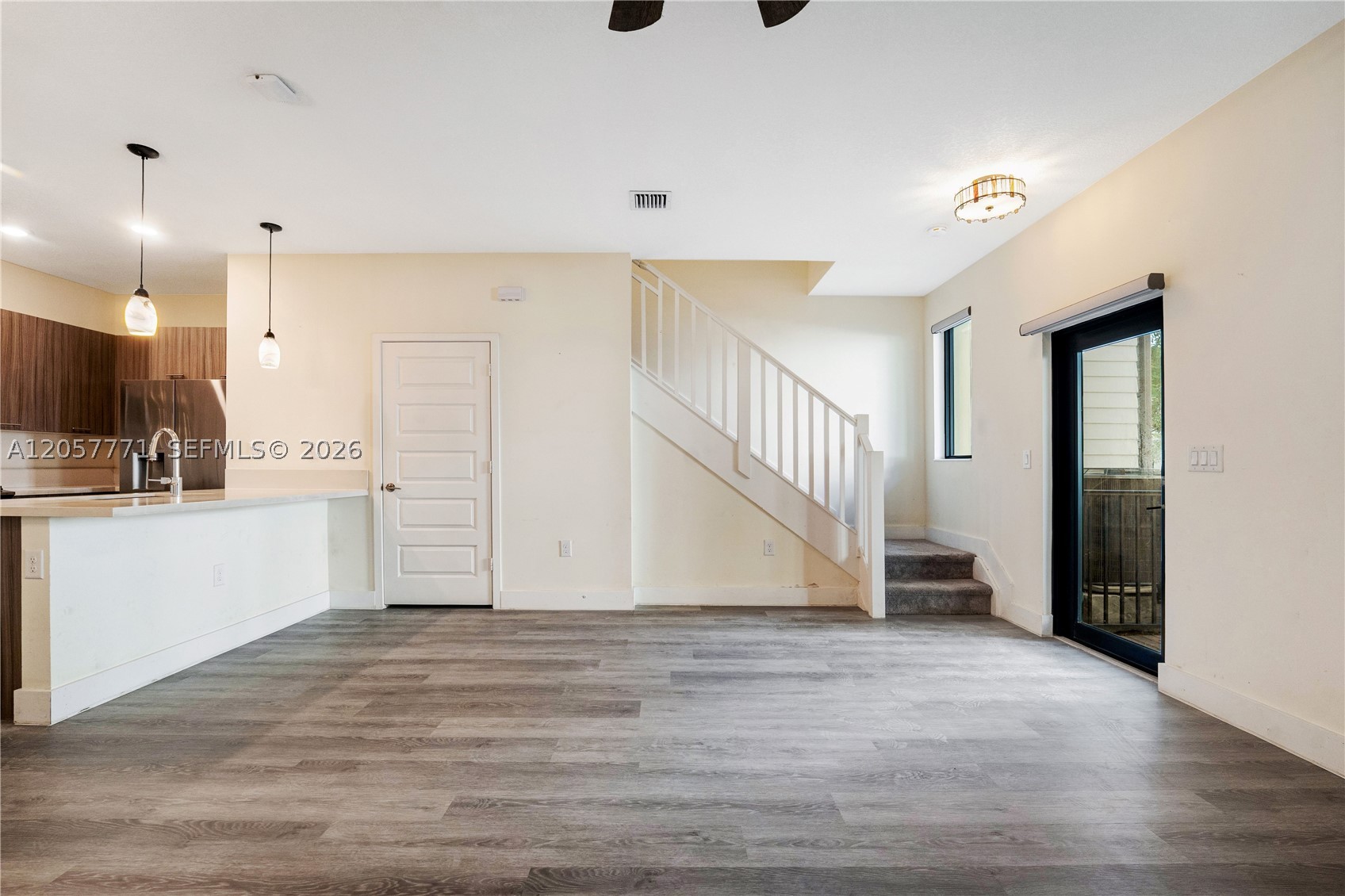 DOWNTOWN DORAL SOUTH PHAS - Residential