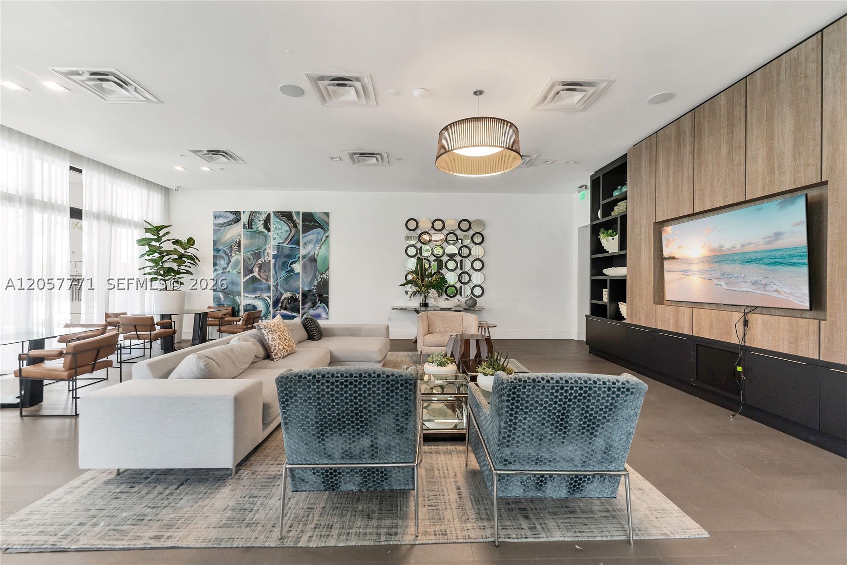 DOWNTOWN DORAL SOUTH PHAS - Residential