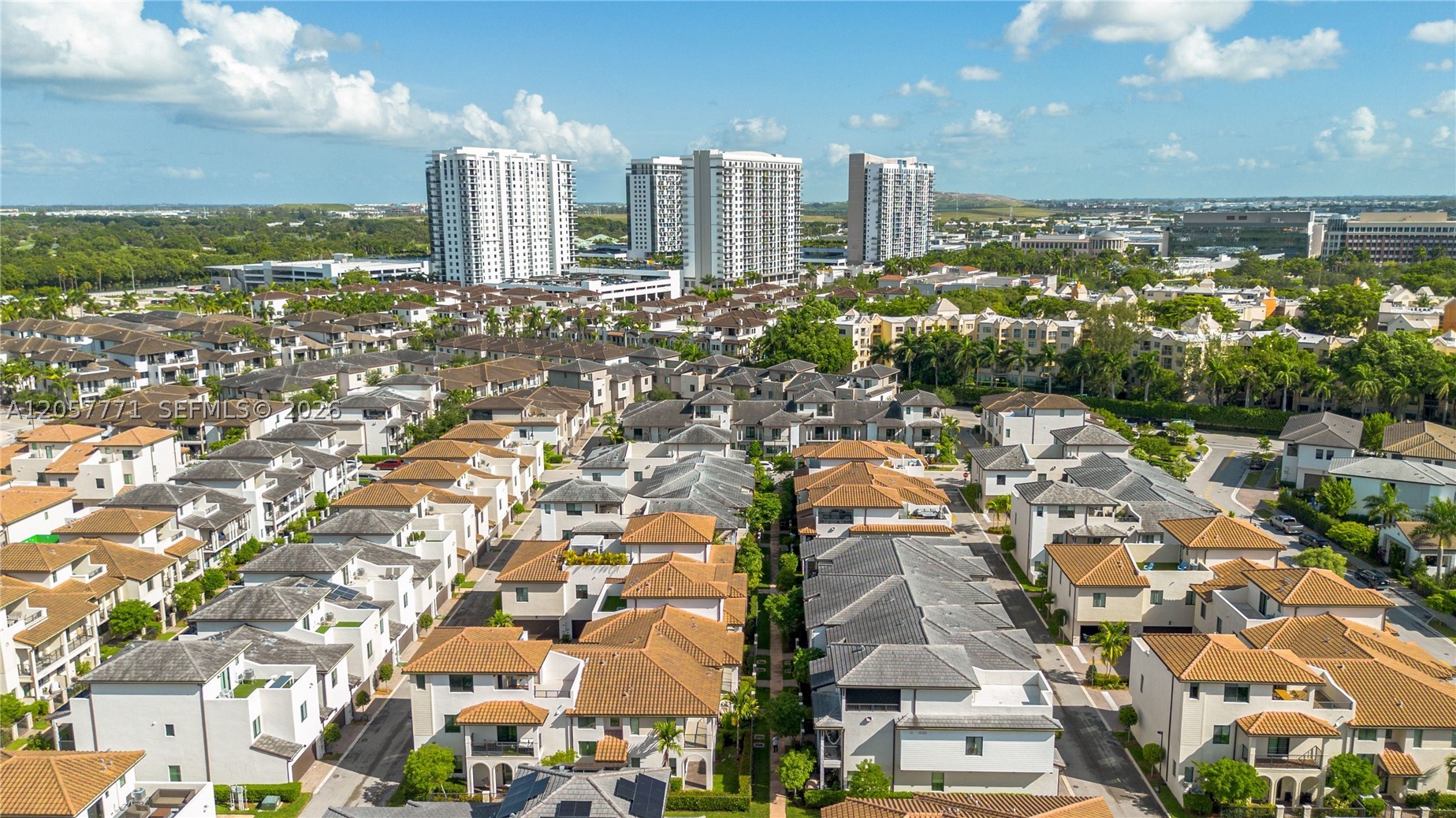 DOWNTOWN DORAL SOUTH PHAS - Residential