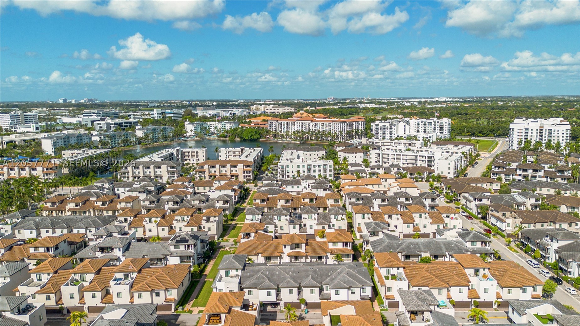 DOWNTOWN DORAL SOUTH PHAS - Residential