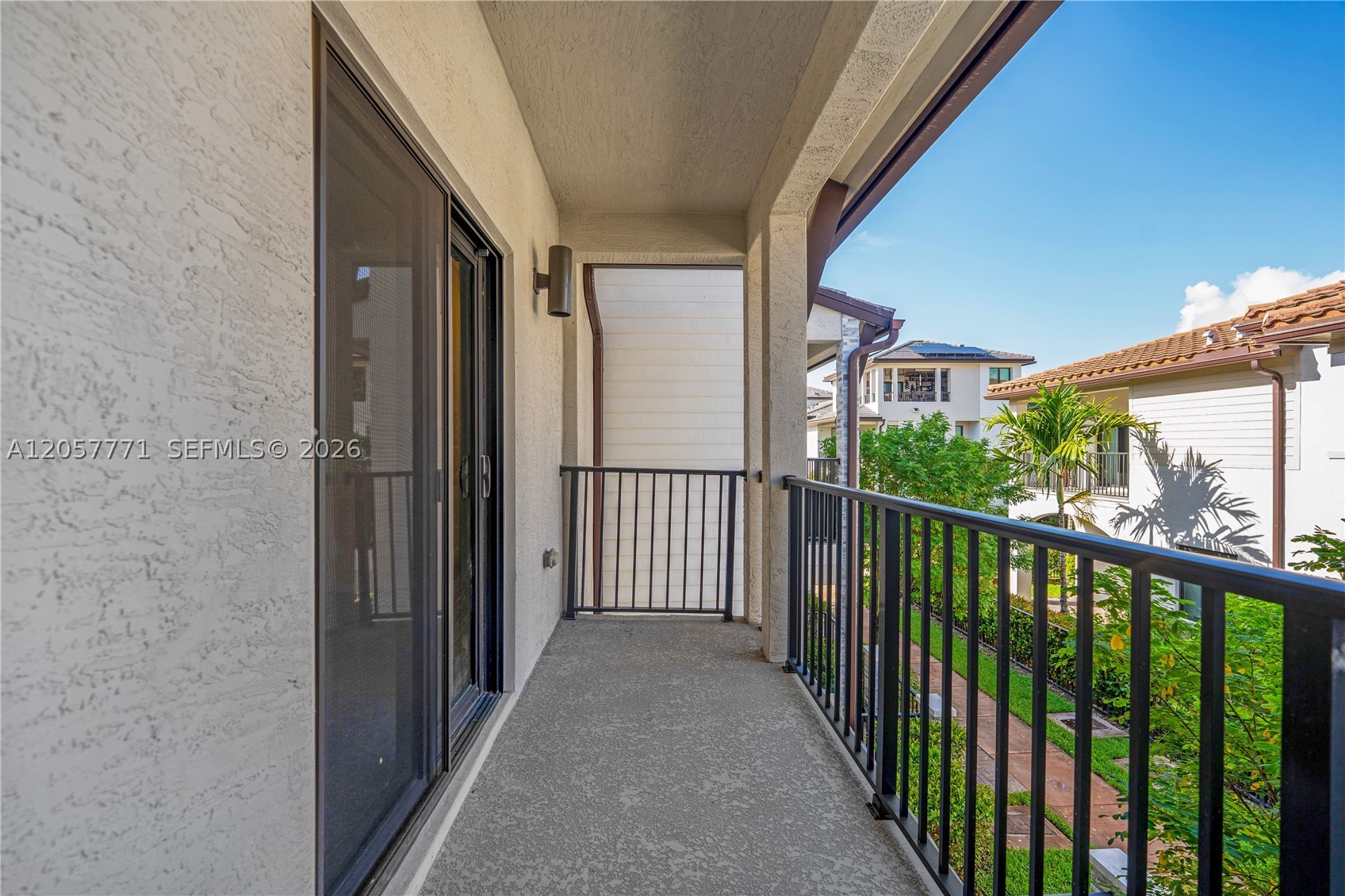DOWNTOWN DORAL SOUTH PHAS - Residential