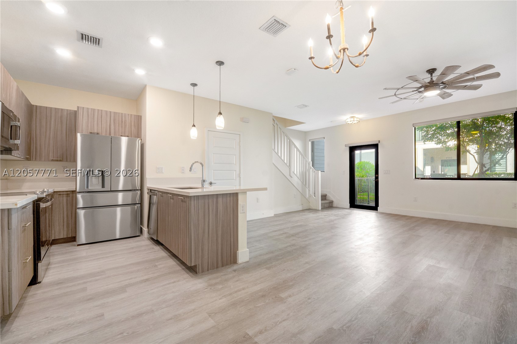 DOWNTOWN DORAL SOUTH PHAS - Residential