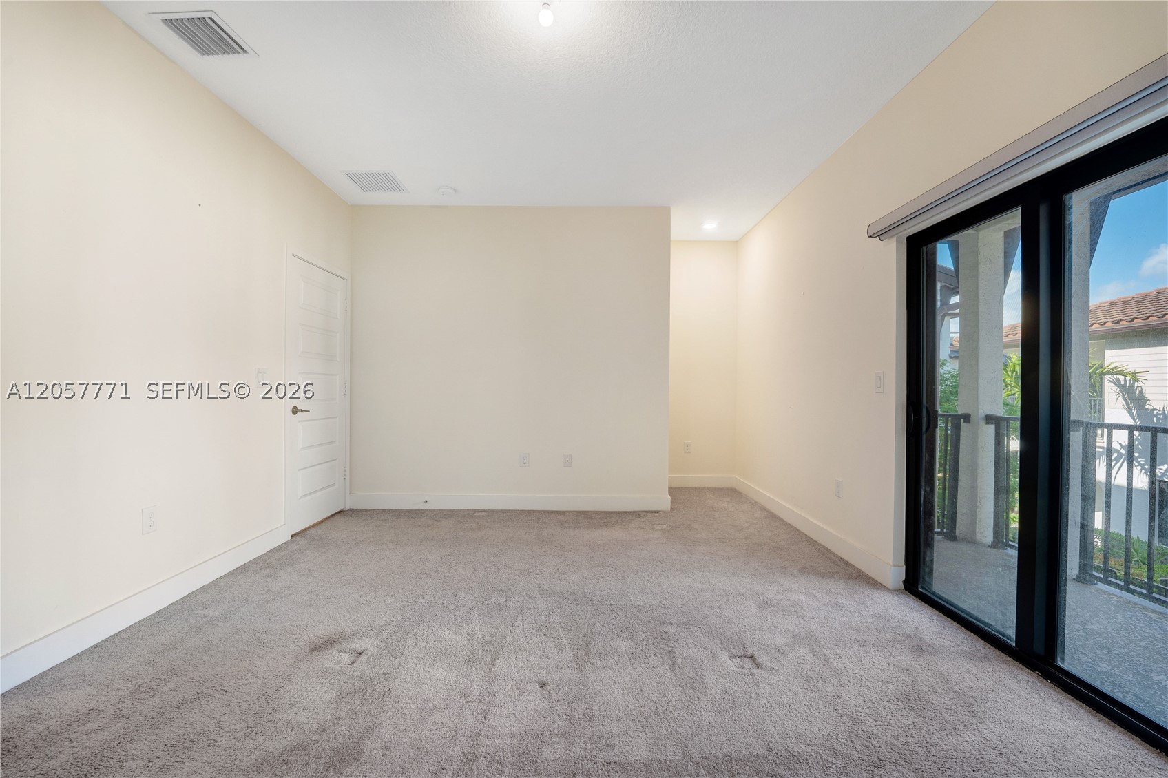DOWNTOWN DORAL SOUTH PHAS - Residential