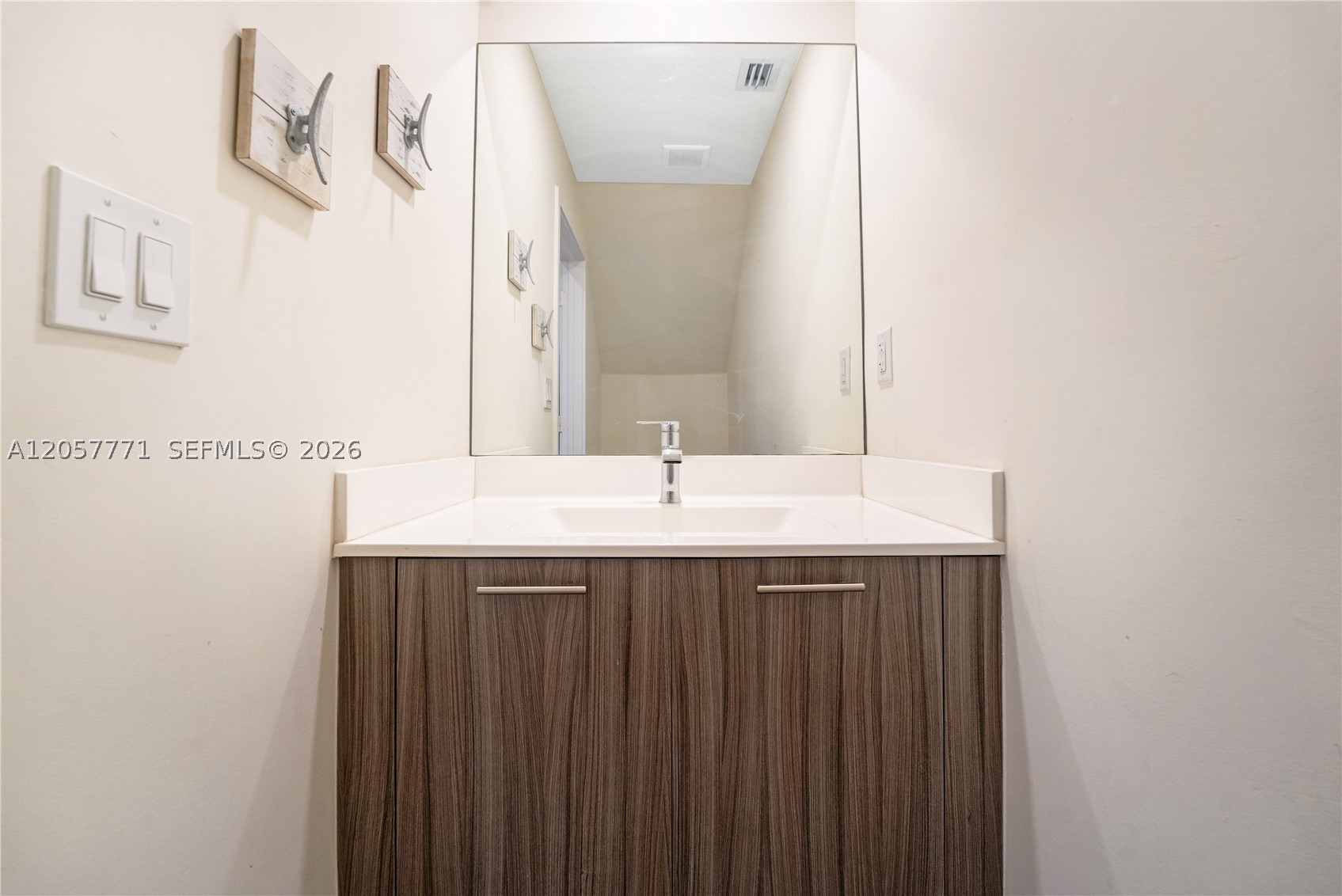 DOWNTOWN DORAL SOUTH PHAS - Residential