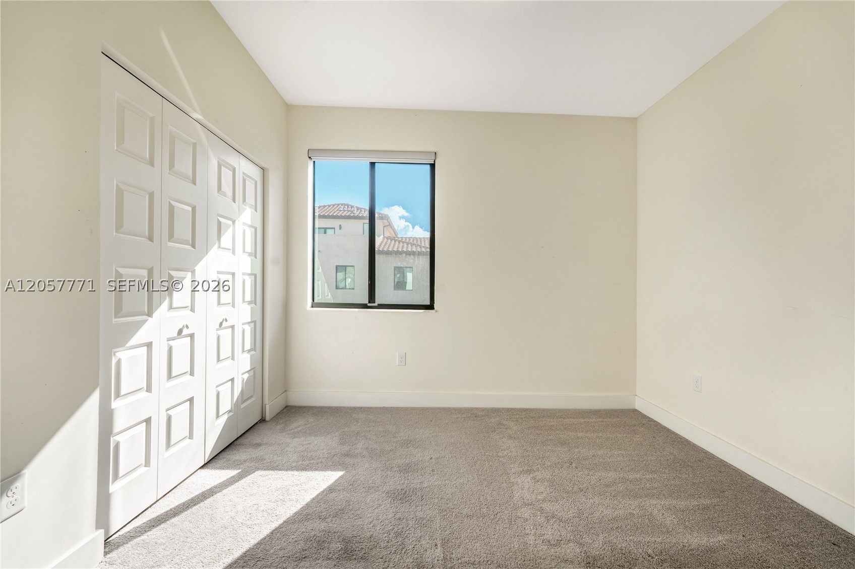 DOWNTOWN DORAL SOUTH PHAS - Residential