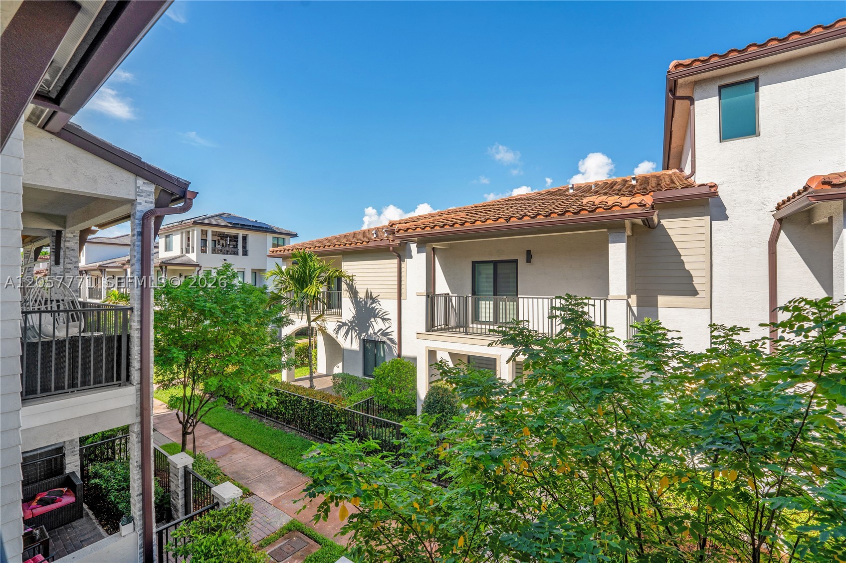 DOWNTOWN DORAL SOUTH PHAS - Residential