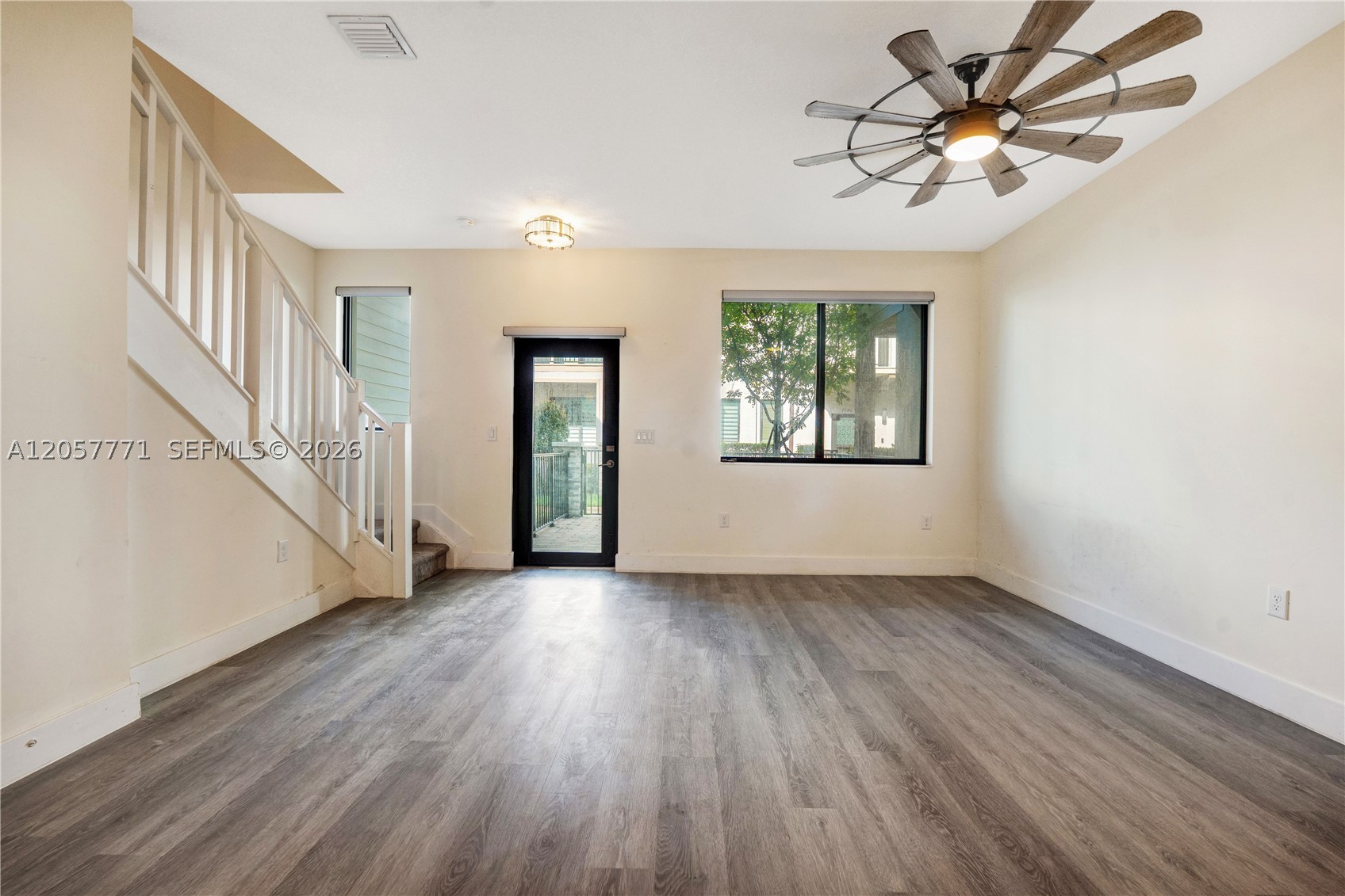DOWNTOWN DORAL SOUTH PHAS - Residential