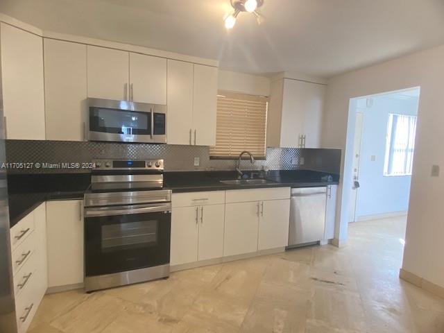 SUMMERTREE VILG CALIF CL - Residential Lease