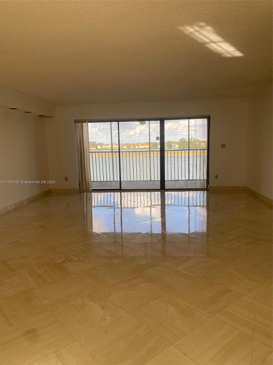 SUMMERTREE VILG CALIF CL - Residential Lease