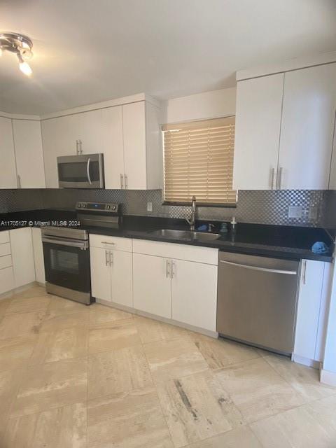 SUMMERTREE VILG CALIF CL - Residential Lease