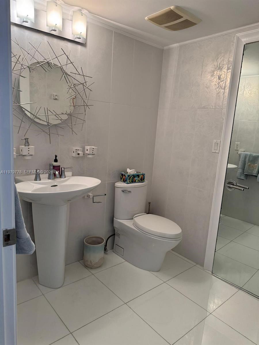 LA PERLA CONDO - Residential