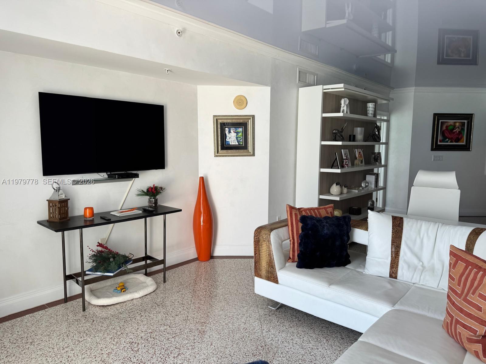 LA PERLA CONDO - Residential