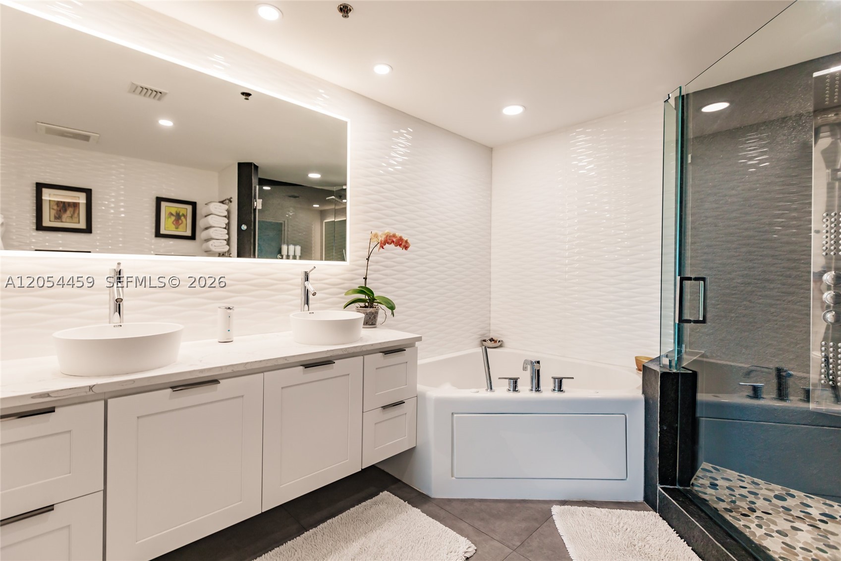 UPTOWN MARINA LOFTS CONDO - Residential