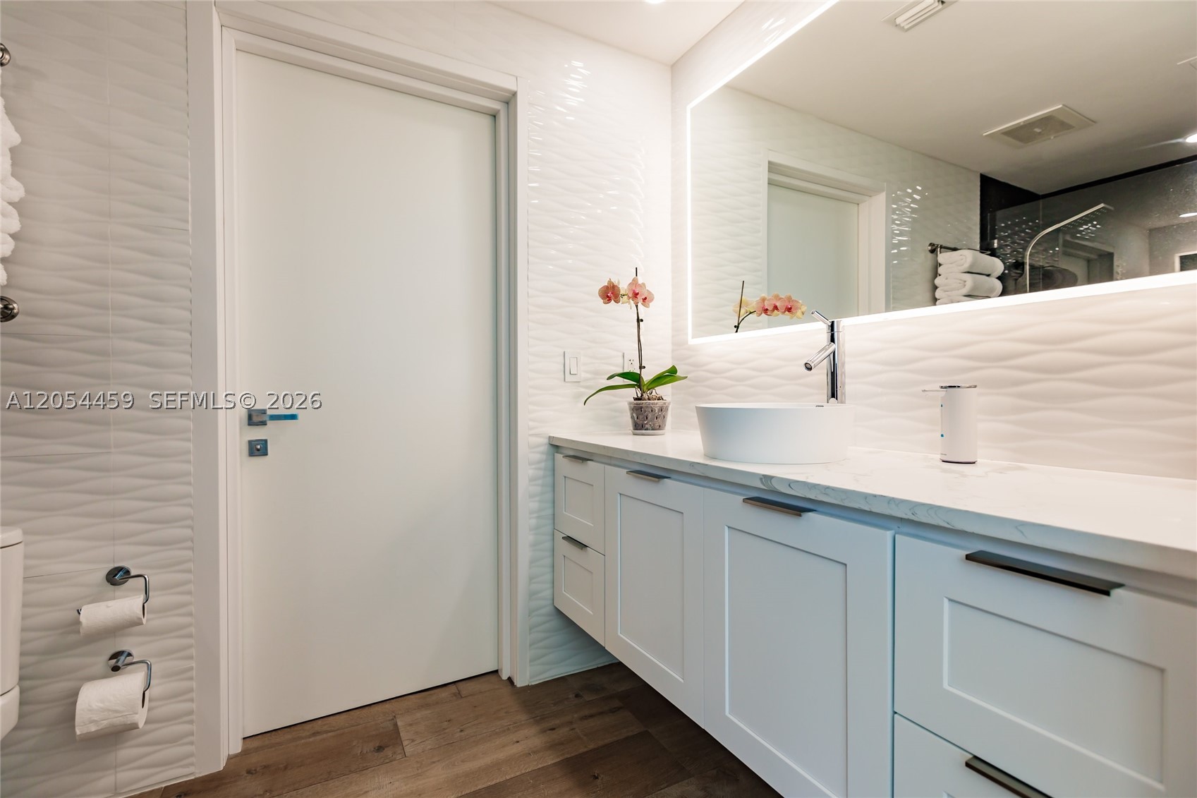 UPTOWN MARINA LOFTS CONDO - Residential