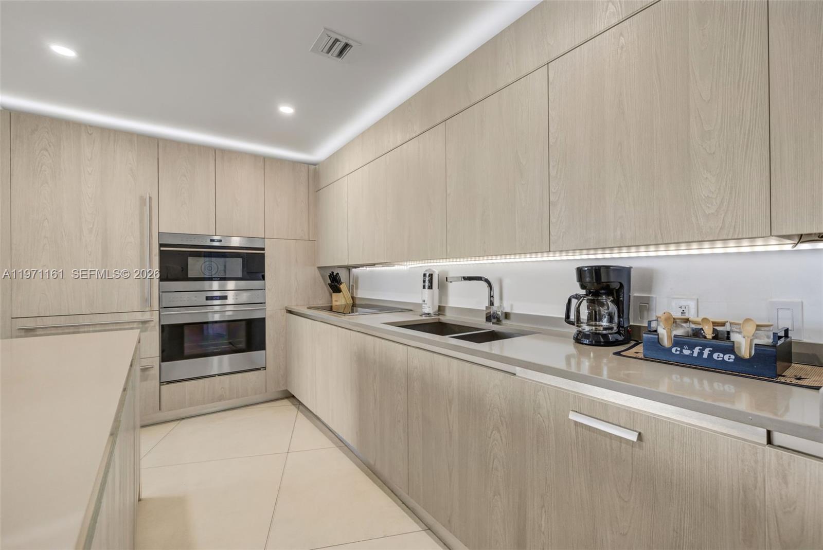 4111 SOUTH OCEAN DRIVE CO - Residential