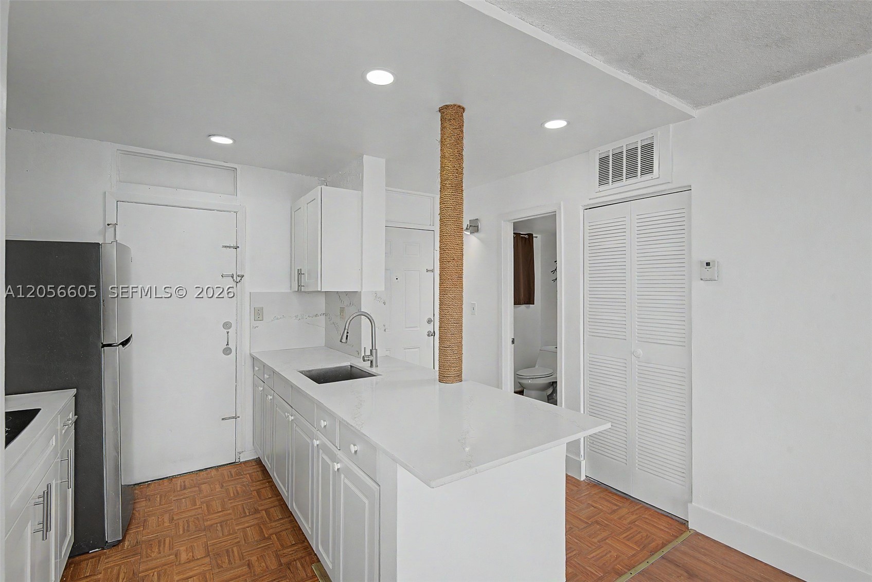 12590 CORONADO TOWERS CON - Residential