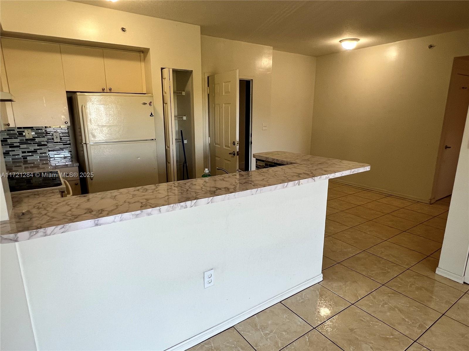 PARADISE POINTE CONDO - Residential Lease