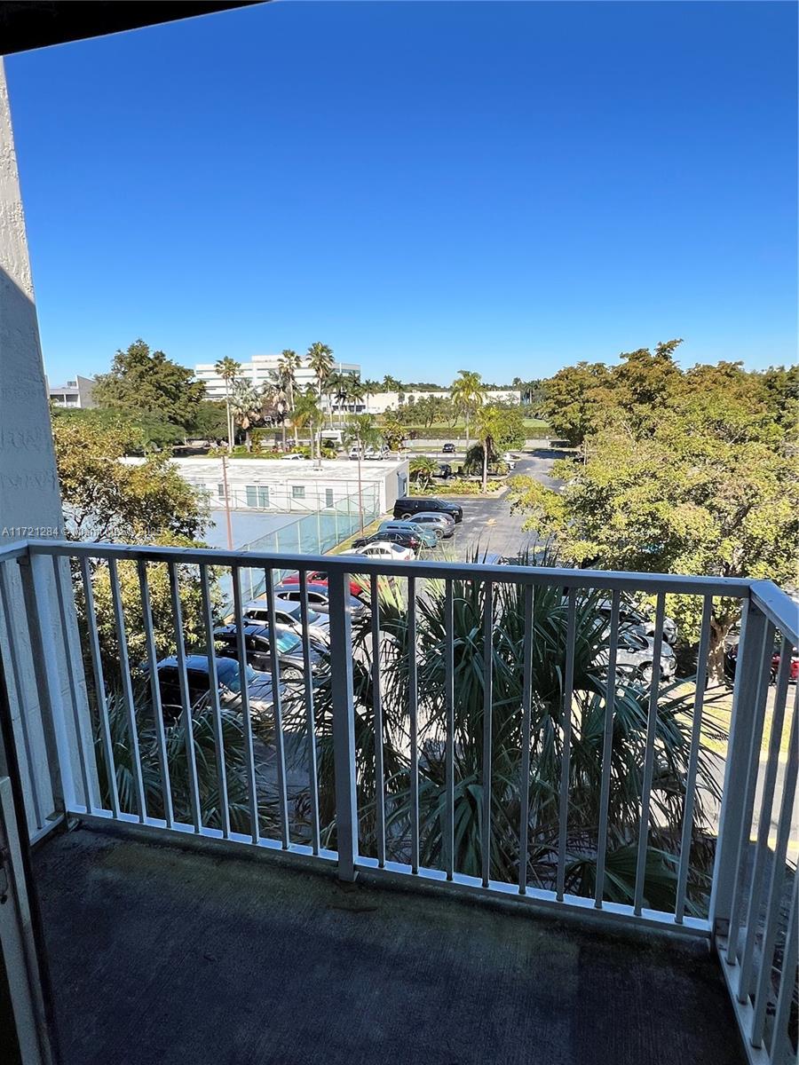 PARADISE POINTE CONDO - Residential Lease