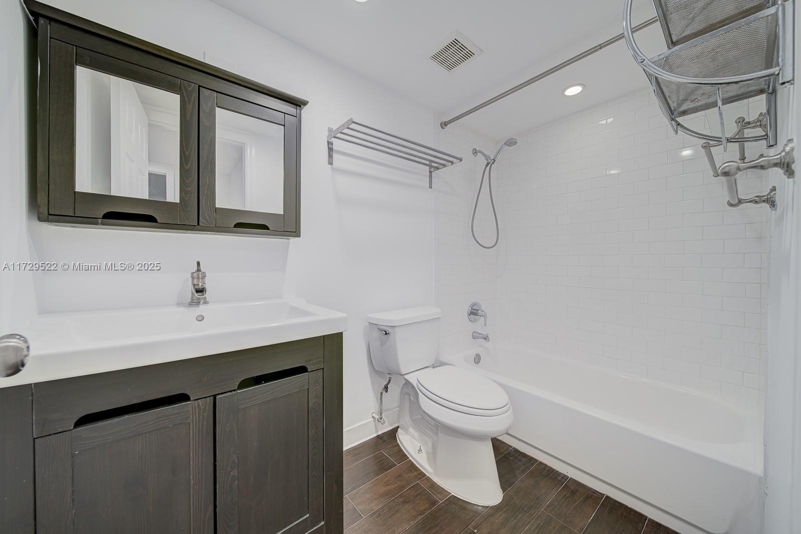 MONTEREY GARDENS OF PINEC - Residential