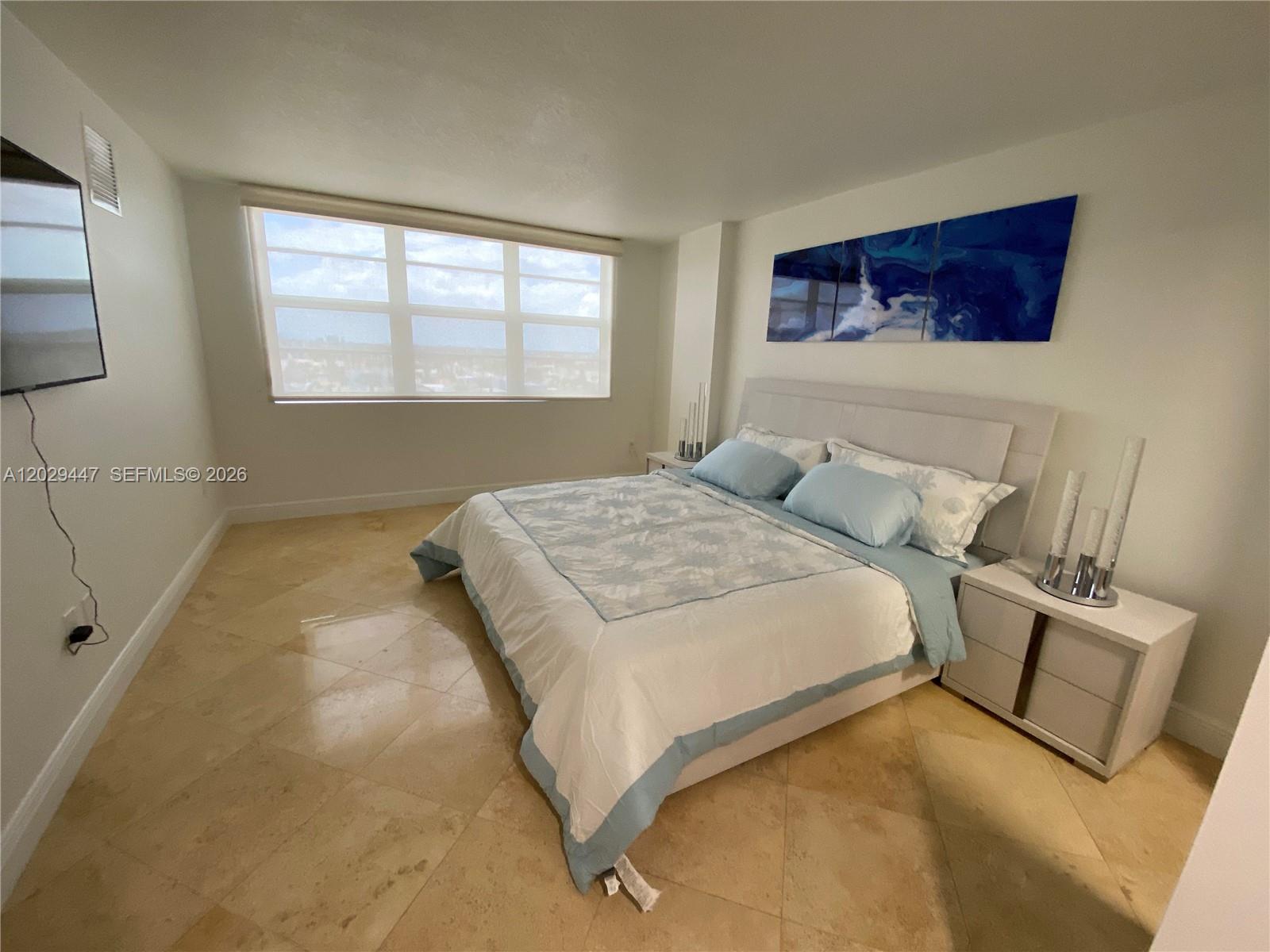 THE COLLINS CONDO - Residential Lease