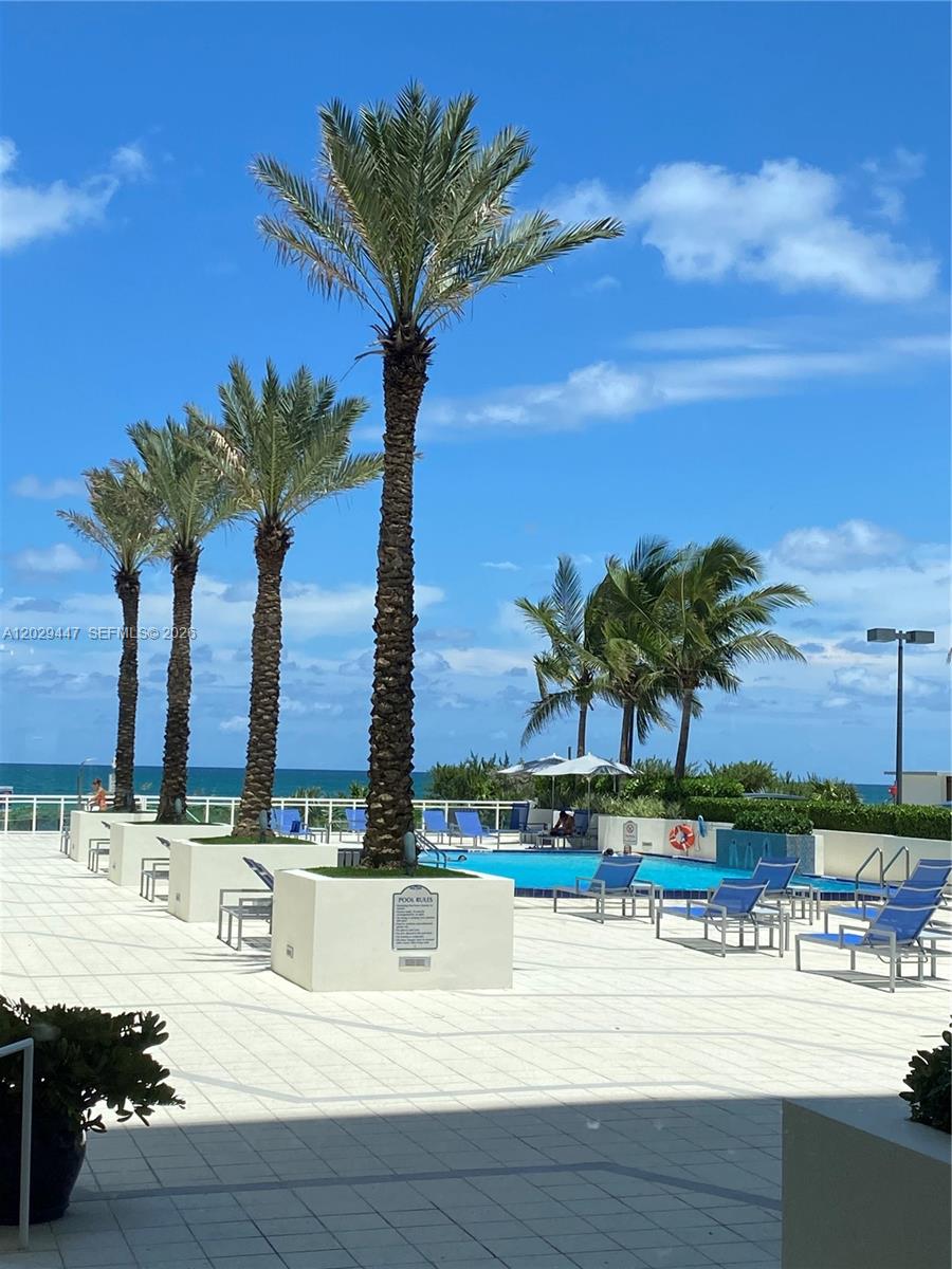 THE COLLINS CONDO - Residential Lease